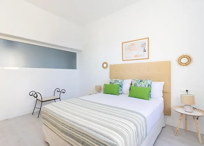 Natural Ocean Pool Адехе