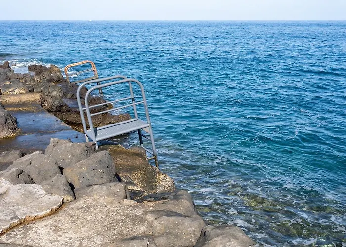 Natural Ocean Pool * Адехе