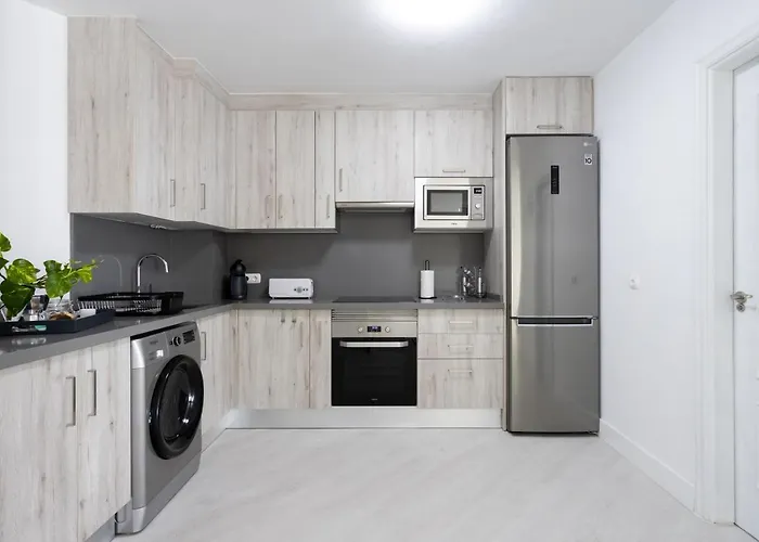 Natural Ocean Pool Apartment *