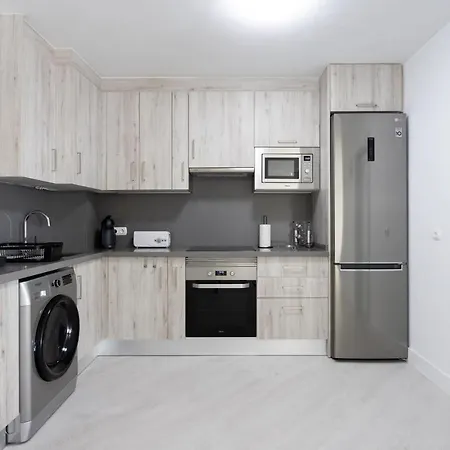 Natural Ocean Pool Apartment *